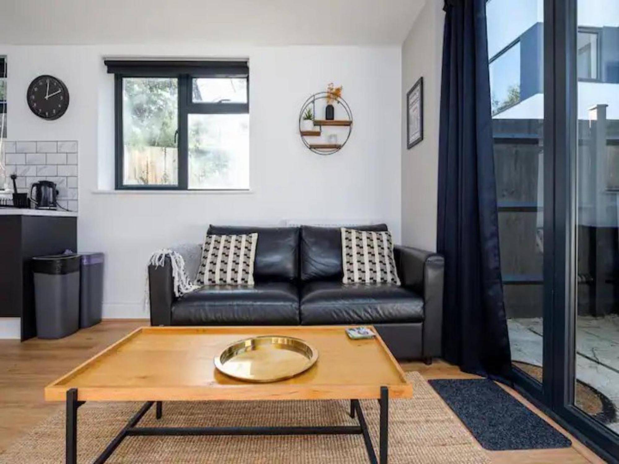 Appartamento Pass The Keys Modern And Bright Minutes From Londra