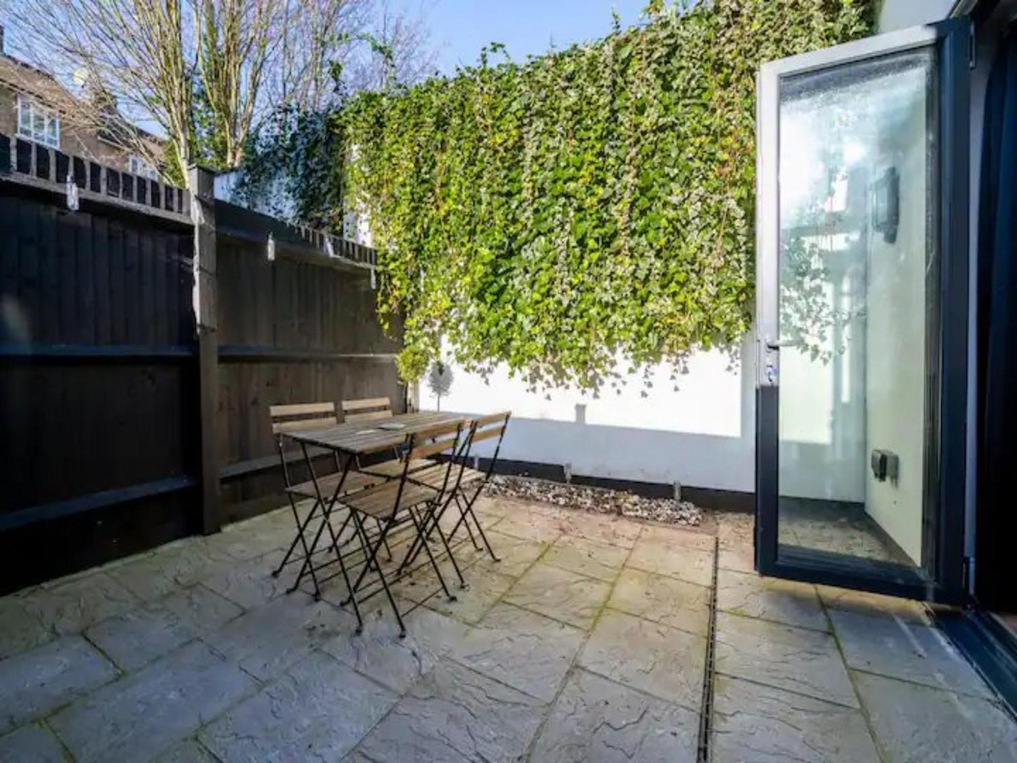 Appartamento Pass The Keys Modern And Bright Minutes From Londra