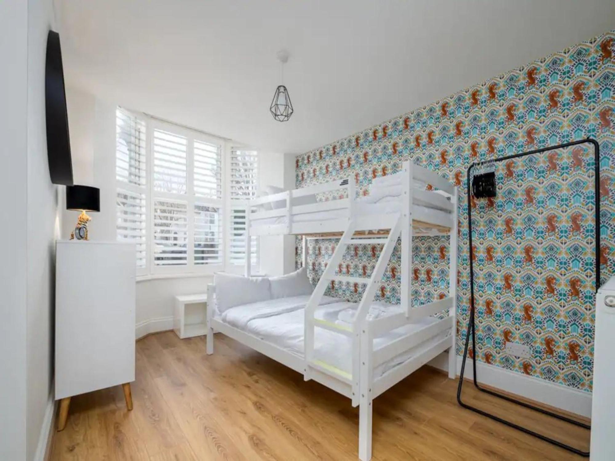 Pass The Keys Modern And Bright Minutes From Appartamento Londra